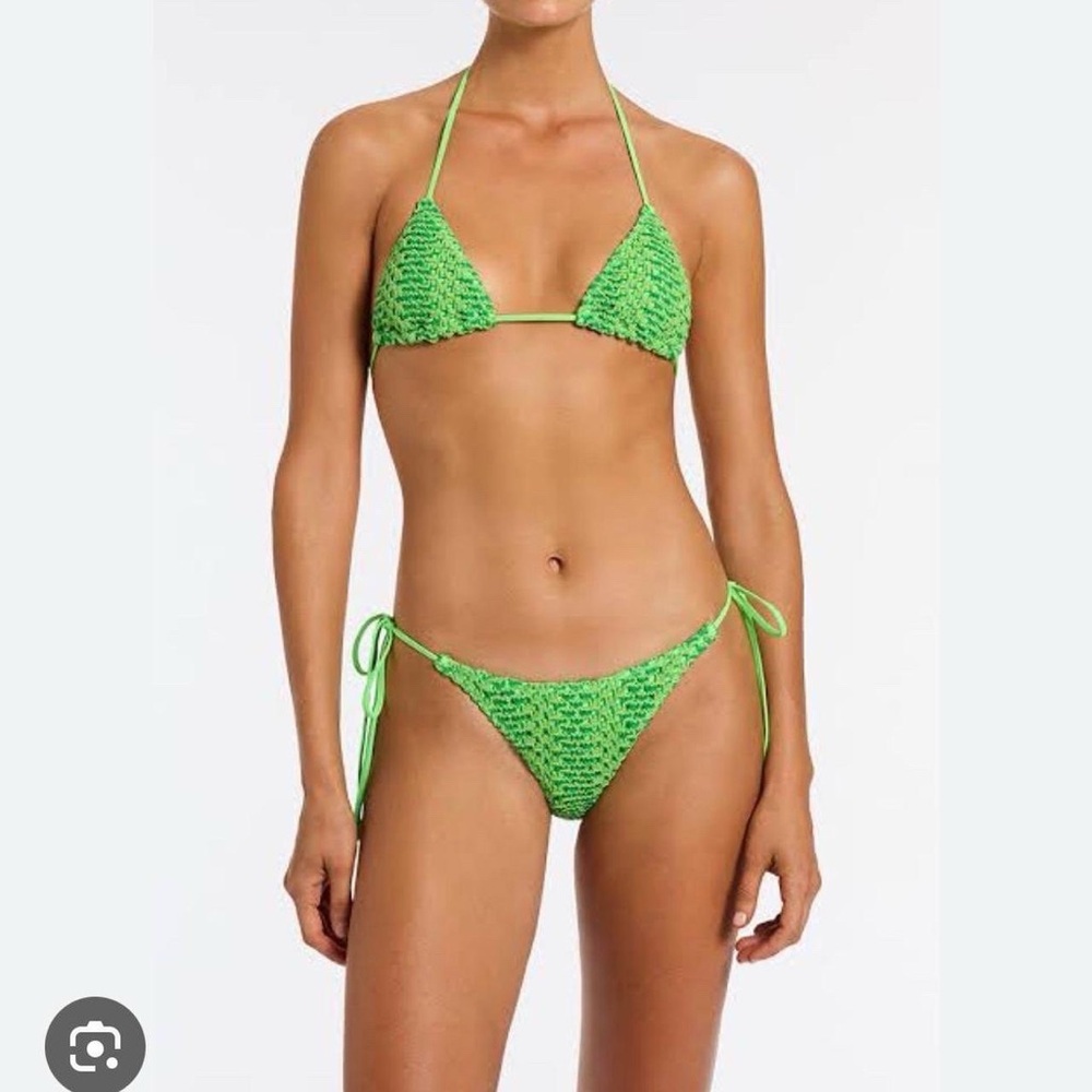 BRAND NEW NEVER WORN Triangl Swimwear Vibrant Green Bikini